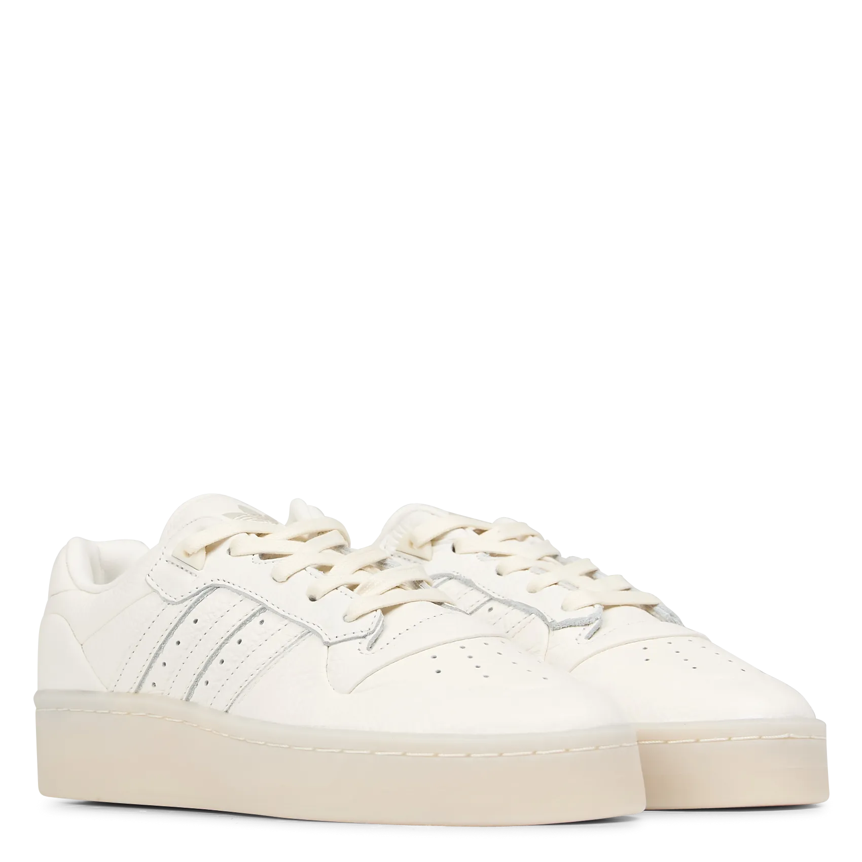 ADIDAS RIVALRY LUX LOW  ASICS GEL PULSE 13 EN BLANCO