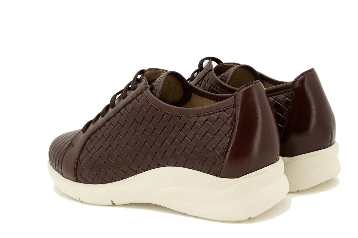 BROWN LEATHER LACEUP SHOE