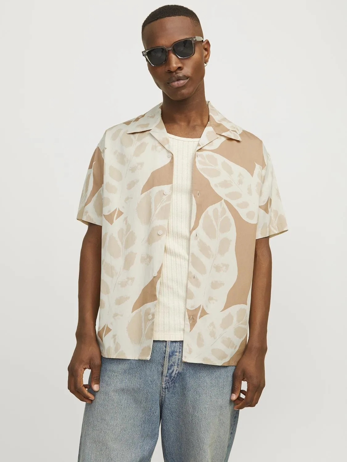 CAMISA CON ESTAMPADO MARRóN  JORSEQUOIA