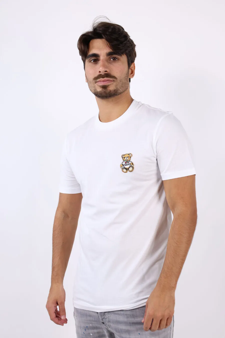 Camiseta blanca con minilogo oso