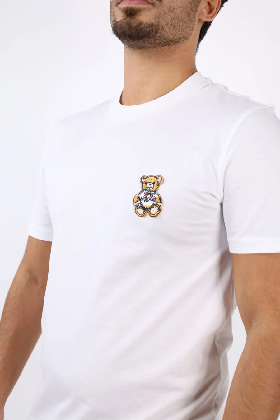Camiseta blanca con minilogo oso