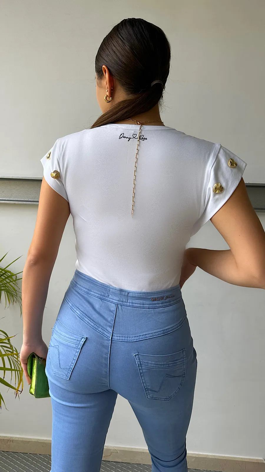 Camiseta Blanca Corazones Dorados