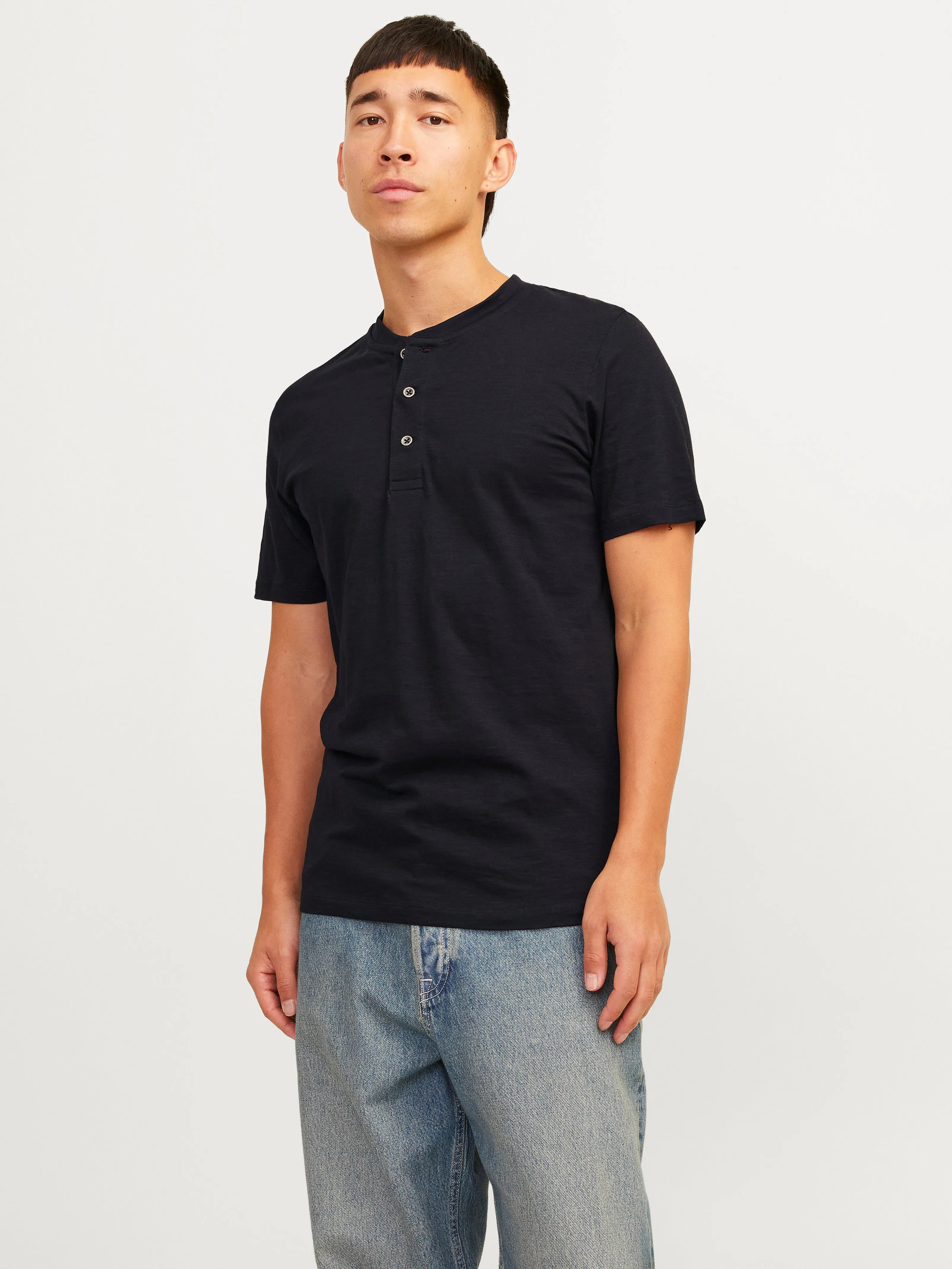 Camiseta Liso Cuello Mao | Negro | Jack & Jones®