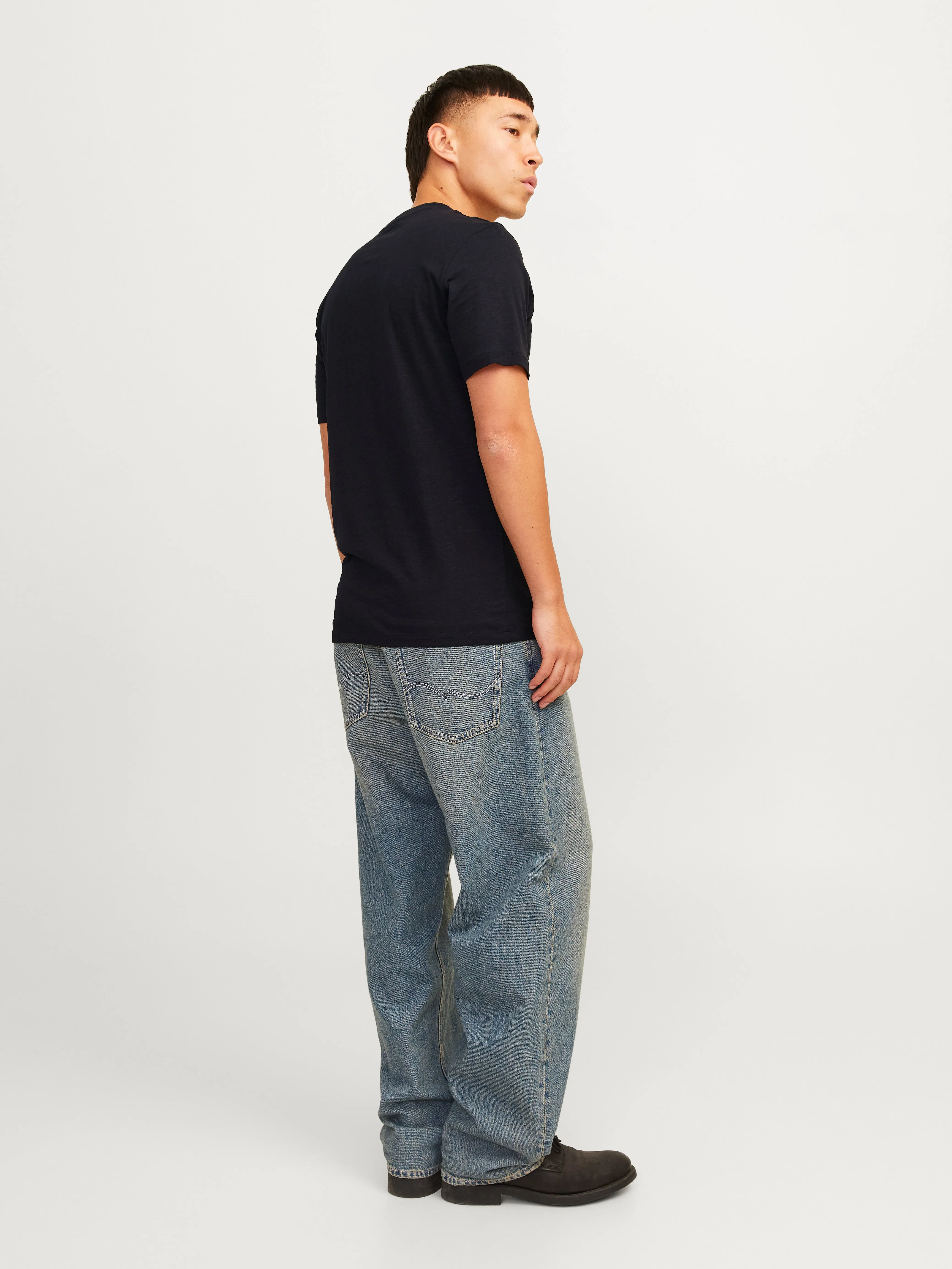 Camiseta Liso Cuello Mao | Negro | Jack & Jones®