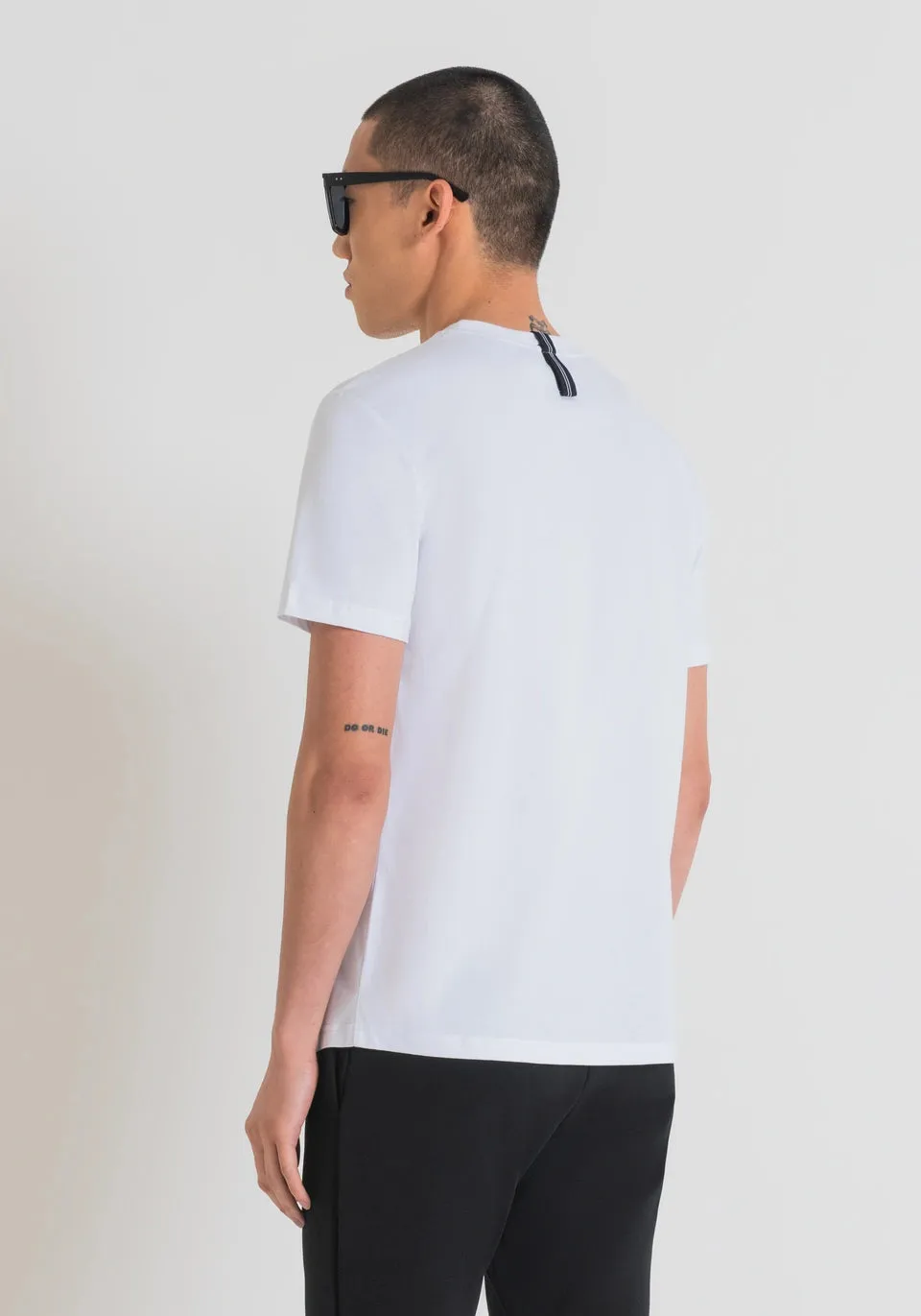 CAMISETA MORATO  MMKS02359 1000
