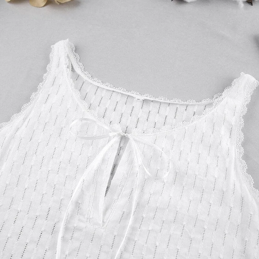 Camisón blanco con corte en escote