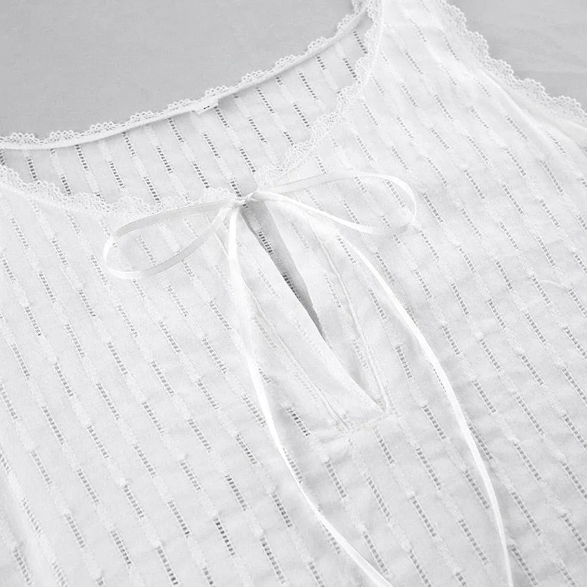 Camisón blanco con corte en escote