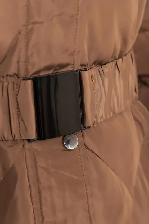 Chaqueta acolchada más larga con capucha talla grande, camel