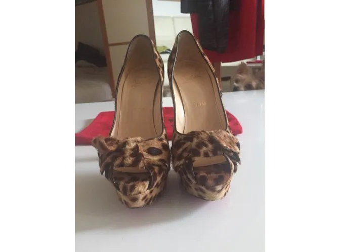 Christian Louboutin Señora peep Estampado de leopardo 