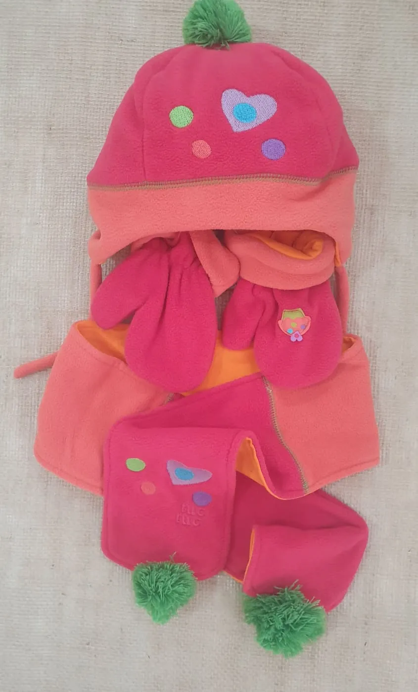 Conjunto Gorro, Bufanda y Manoplas Polar P130038