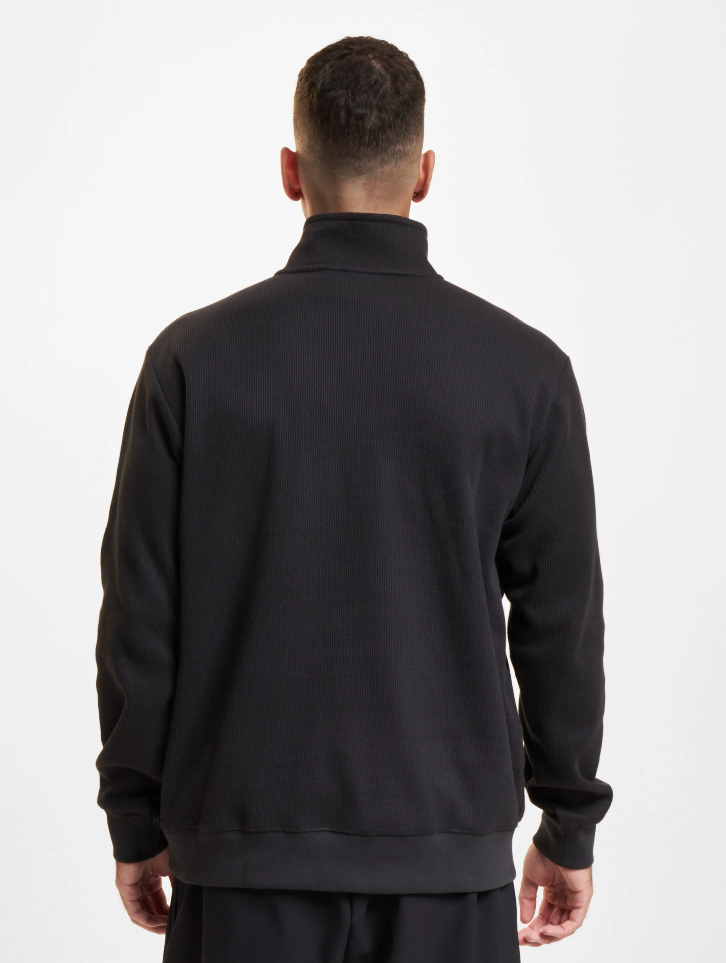 Essential 1/2 Zip