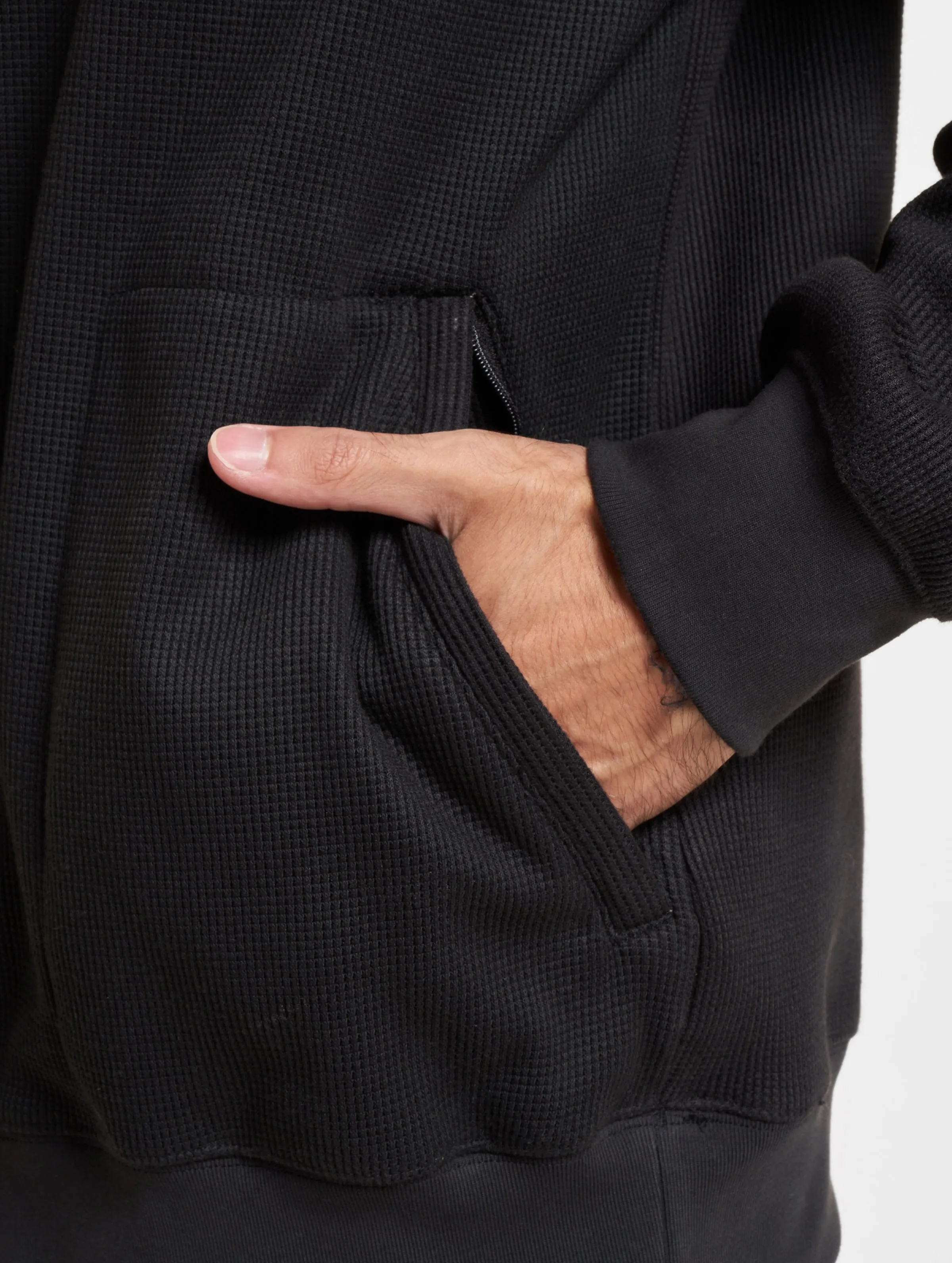 Essential 1/2 Zip