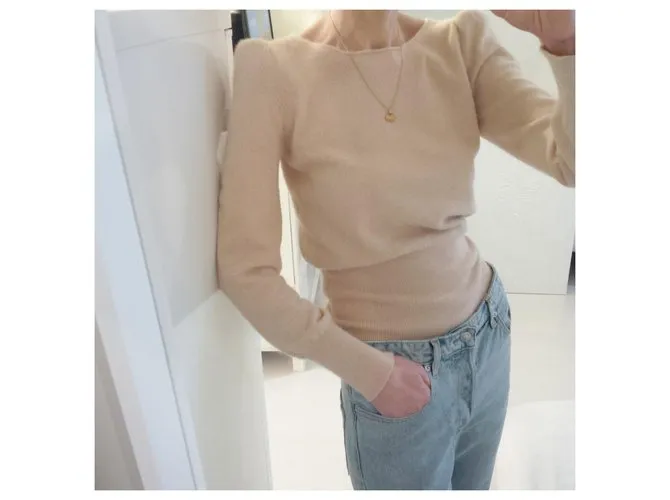 French Connection 70% angora / pelo de conejo. mangas hinchadas. Beige 