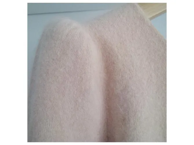French Connection 70% angora / pelo de conejo. mangas hinchadas. Beige 