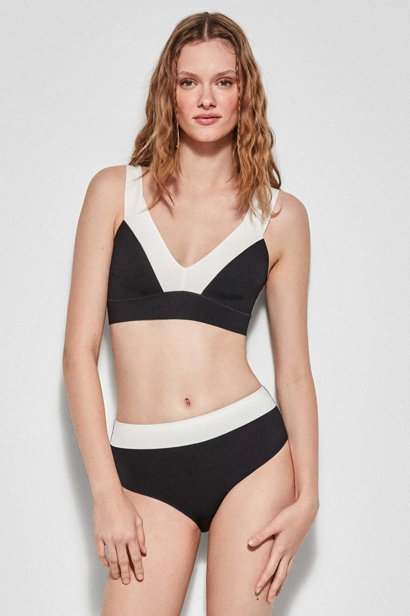 Gisela Top bikini sin foam y corte láser