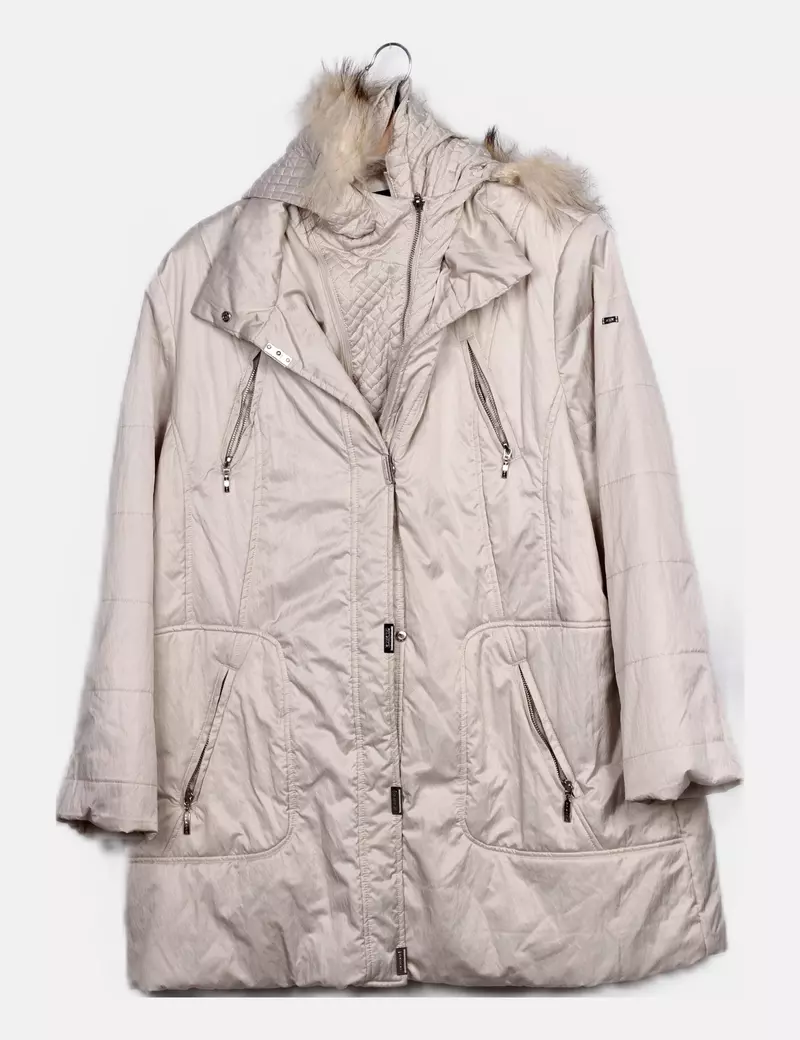 Historias de mujer Abrigo beige detalle capucha