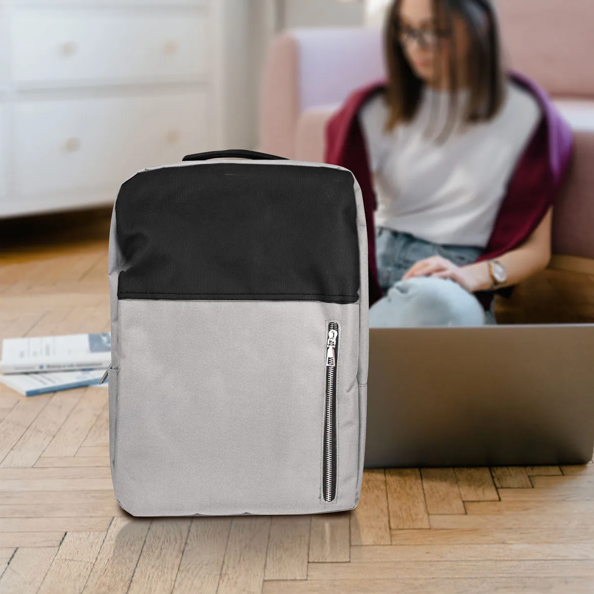 Mochila Porta Laptop con Cargador USB color Gris