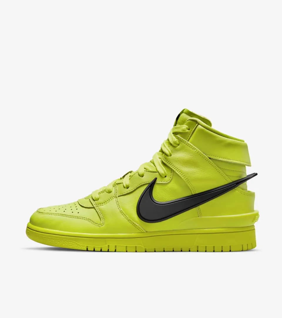 N3700 tenis Dunk High Atomic Green de Nike x AMBUSH
