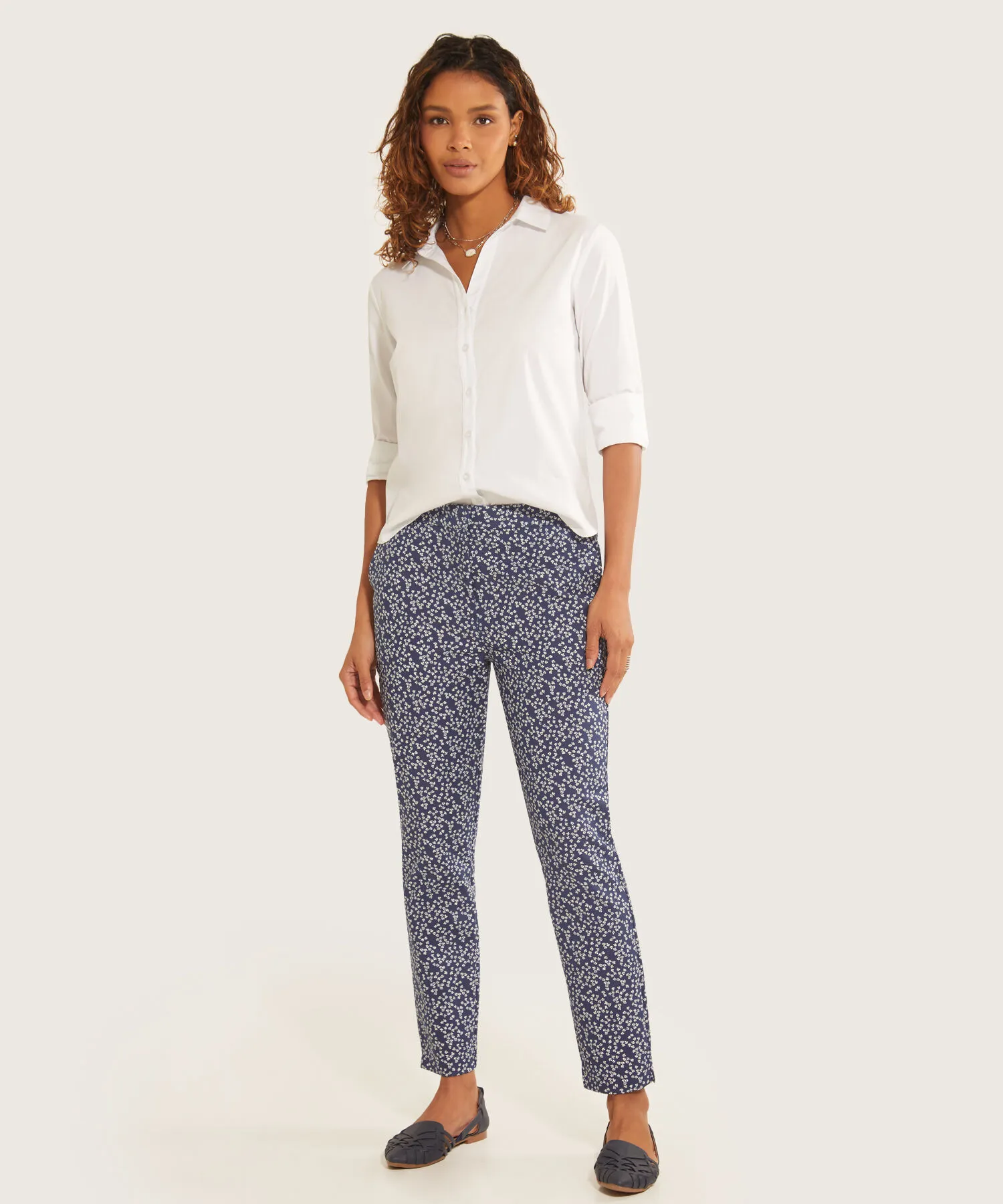 PANTAL&OACUTE;N CL&AACUTE;SICO ESTAMPADO CON EL&AACUTE;STICO UNICOLOR EN PRETINA