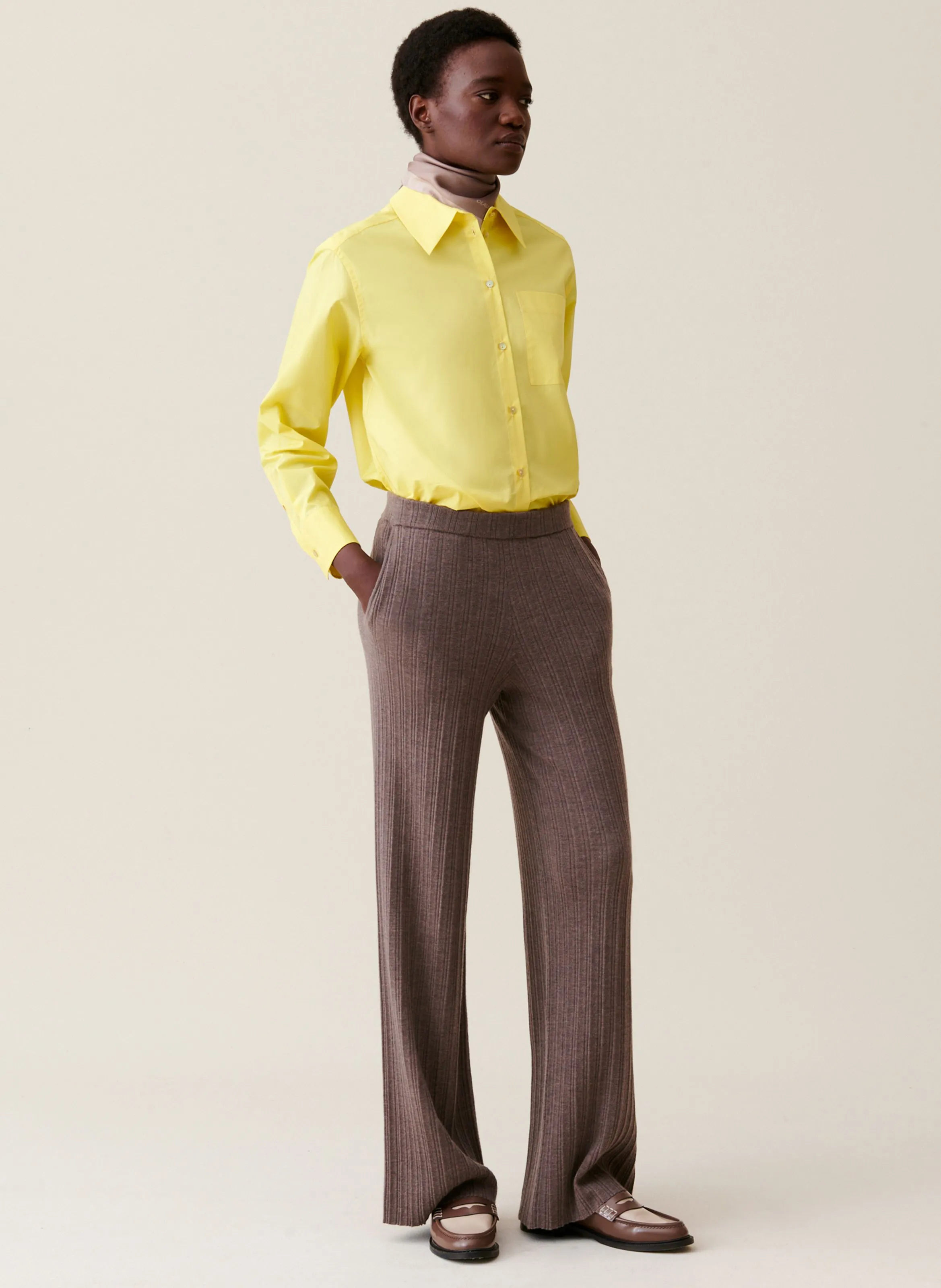 Pantalón de lana en marron
