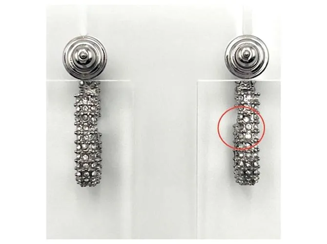 Pendientes de mujer Valentino con firma de logo V 