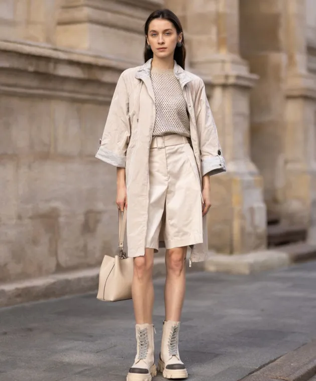 Peserico Beige raincoat with monil chain