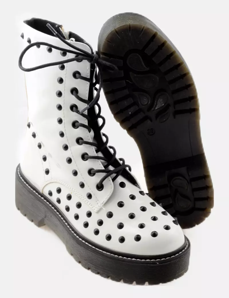 Star Collection Bota blanca tachas