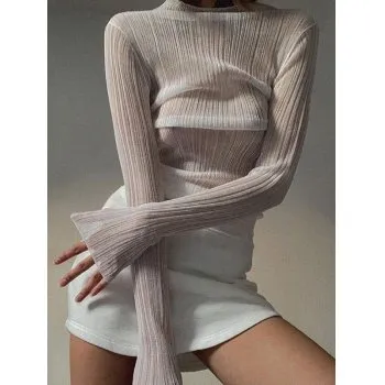 Top de punto semitransparente de cuello alto