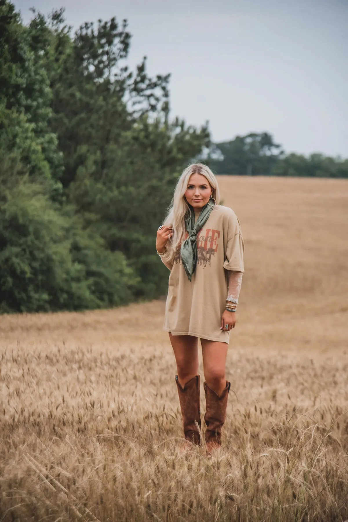 WILLIE NELSON HORSES TAN THRIFTED GRAPHIC TEE