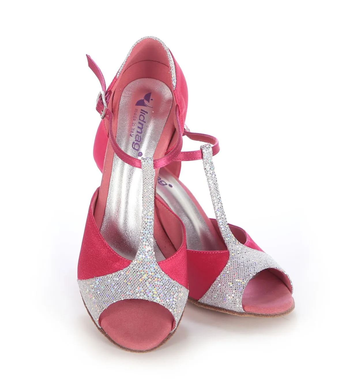 Zapato de tacon rosa y plata elegante
