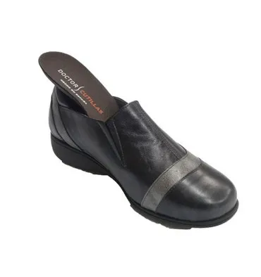 Zapato mujer con gomas a los lados Doctor Cutillas en negro