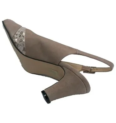 Zapato vestir mujer abierto detrás Trebede en nudé