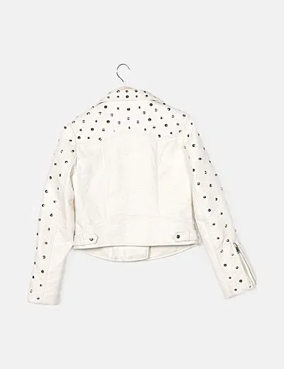 Zara Chaqueta piel blanca tachas